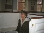 Boston - Donna in pew box